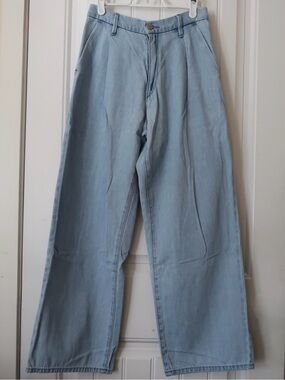 UNIQLO Drapey Denim Pleated Pants Light Blue Wash Small